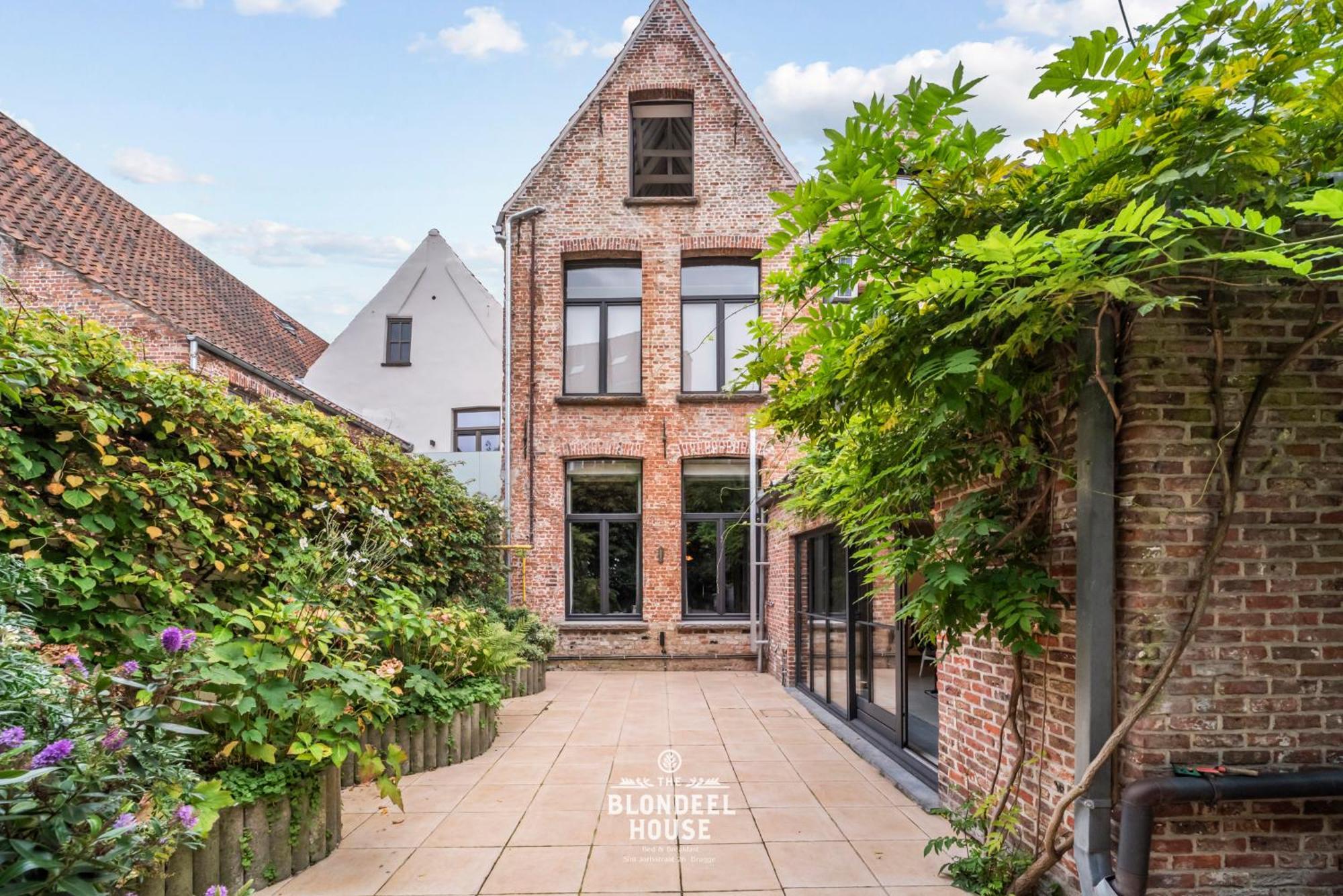 Bed & Breakfast The Blondeel House Brugge Center Exterior photo